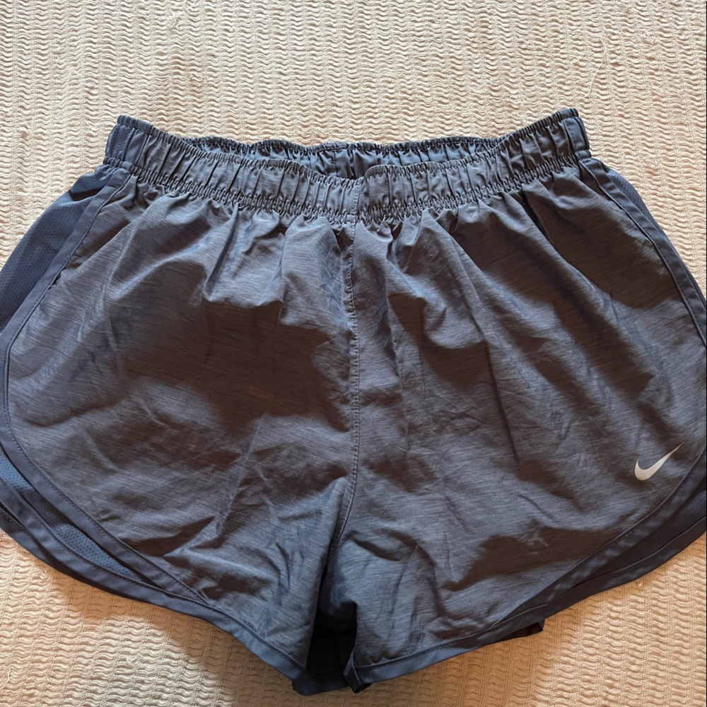 Nike dry fit shorts size large